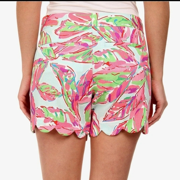 Lilly Pulitzer The Buttercup Scalloped short - Picture 2 of 7